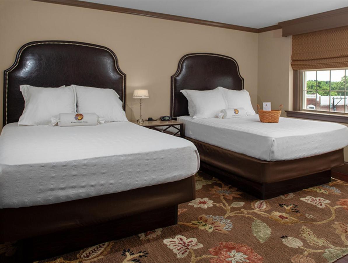 The Bolling Wilson Hotel Вайтвілл Екстер'єр фото