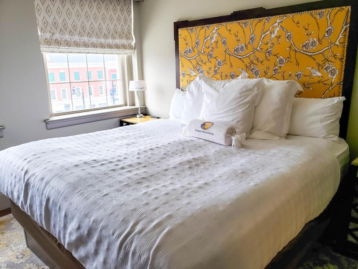 The Bolling Wilson Hotel Вайтвілл Екстер'єр фото